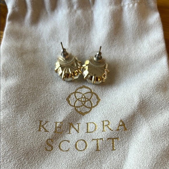 Kendra Scott Morgan Iridescent stud Earrings - Picture 3 of 3